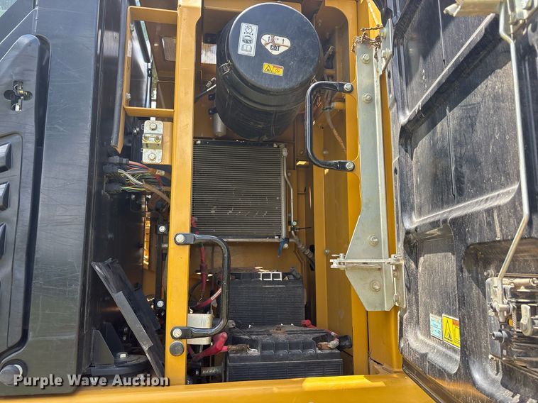 image for item ND9721 2019 Caterpillar 326F L excavator