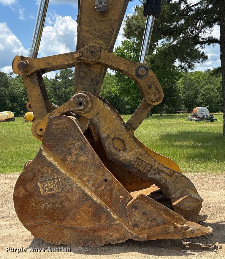 image for item ND9721 2019 Caterpillar 326F L excavator