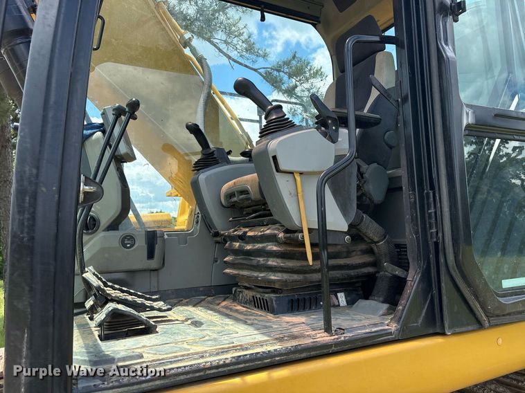 image for item ND9721 2019 Caterpillar 326F L excavator