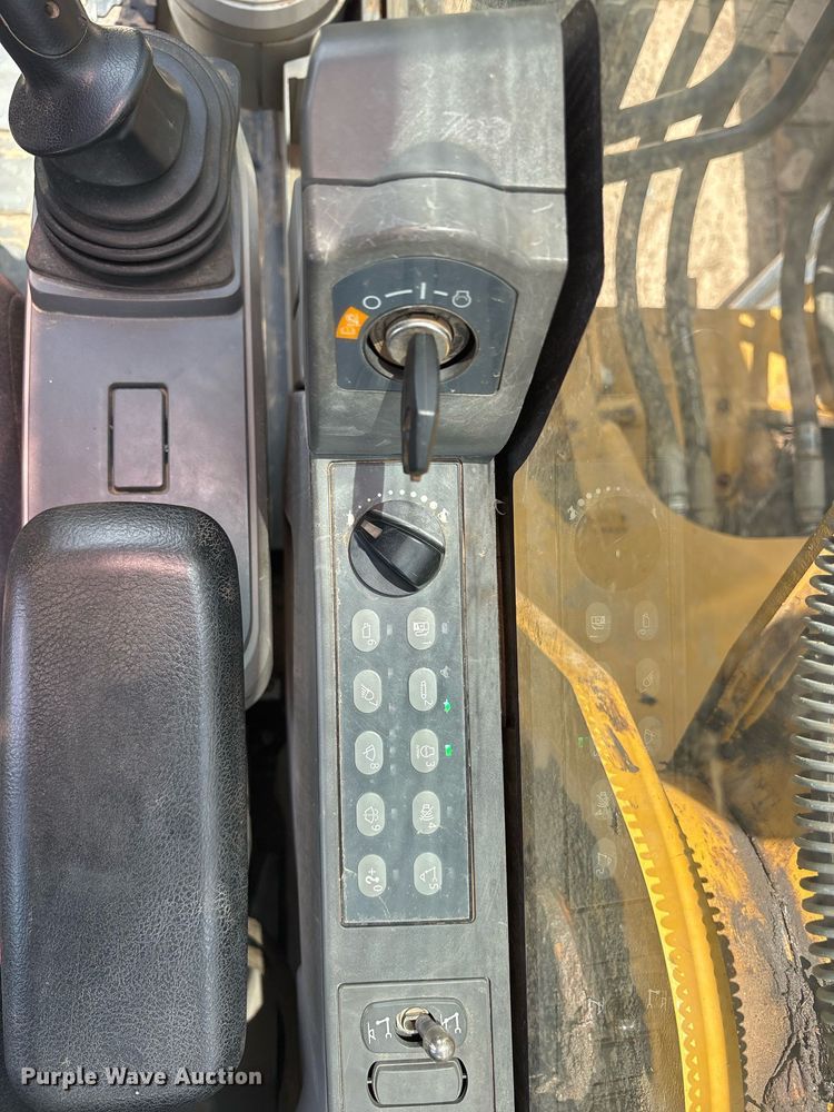 image for item ND9721 2019 Caterpillar 326F L excavator