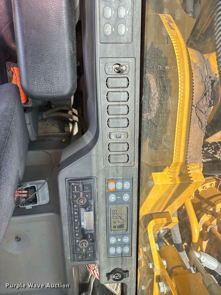 image for item ND9721 2019 Caterpillar 326F L excavator