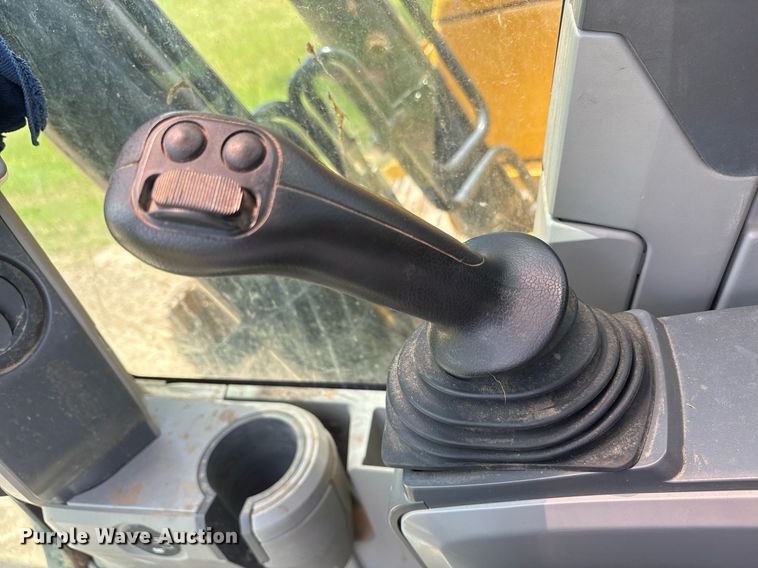 image for item ND9721 2019 Caterpillar 326F L excavator