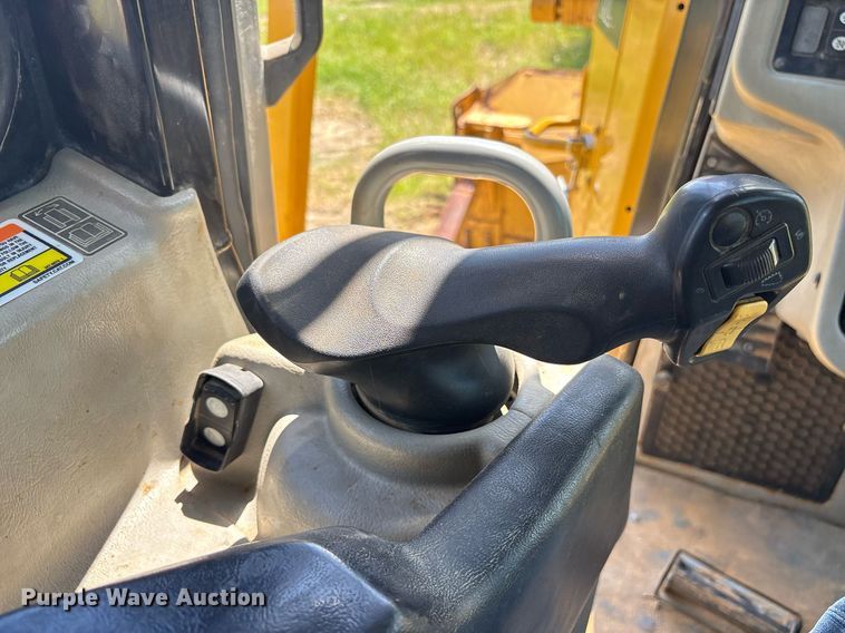 image for item ND9722 2014 Caterpillar D6T XL dozer