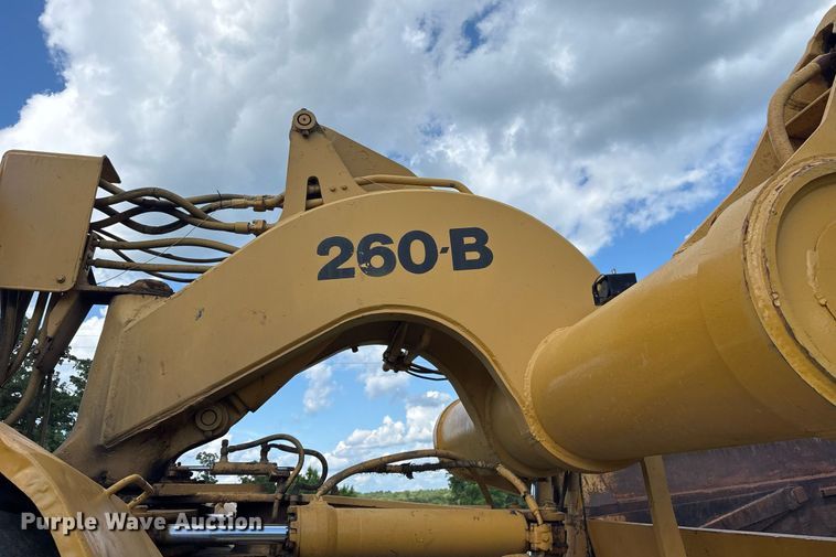 image for item ND9733 1986 Fiat-Allis 260-B conventional scraper 