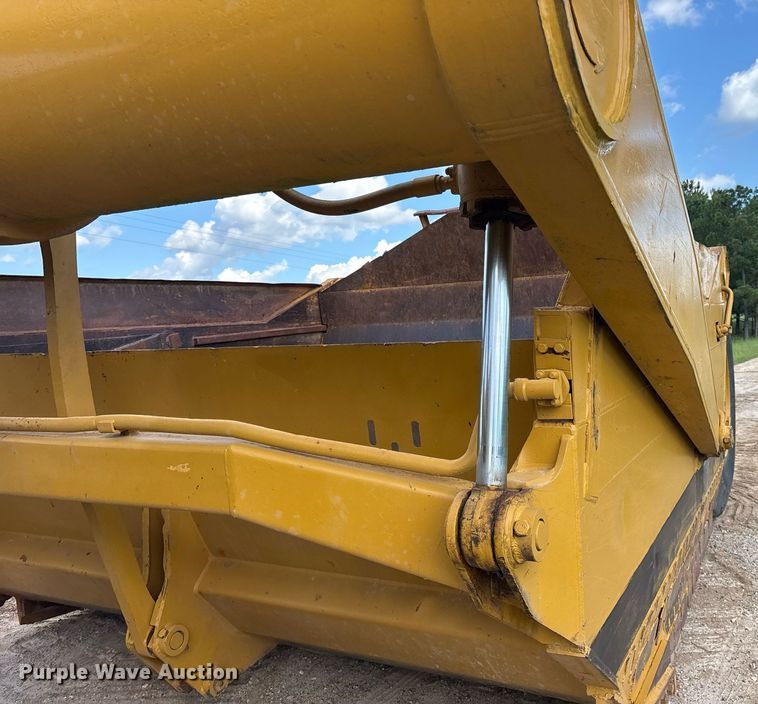 image for item ND9733 1986 Fiat-Allis 260-B conventional scraper 