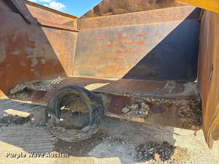 image for item ND9733 1986 Fiat-Allis 260-B conventional scraper 