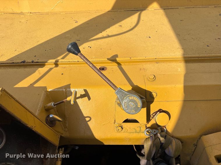 image for item ND9733 1986 Fiat-Allis 260-B conventional scraper 