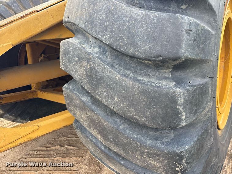 image for item ND9733 1986 Fiat-Allis 260-B conventional scraper 