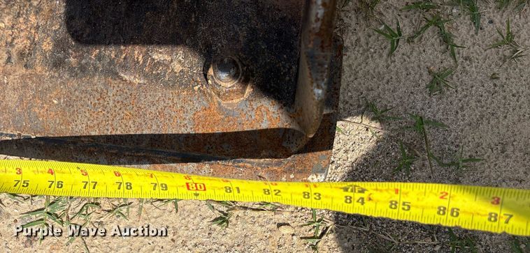 image for item ND9753 2005 Case 570 MXT landscape tractor