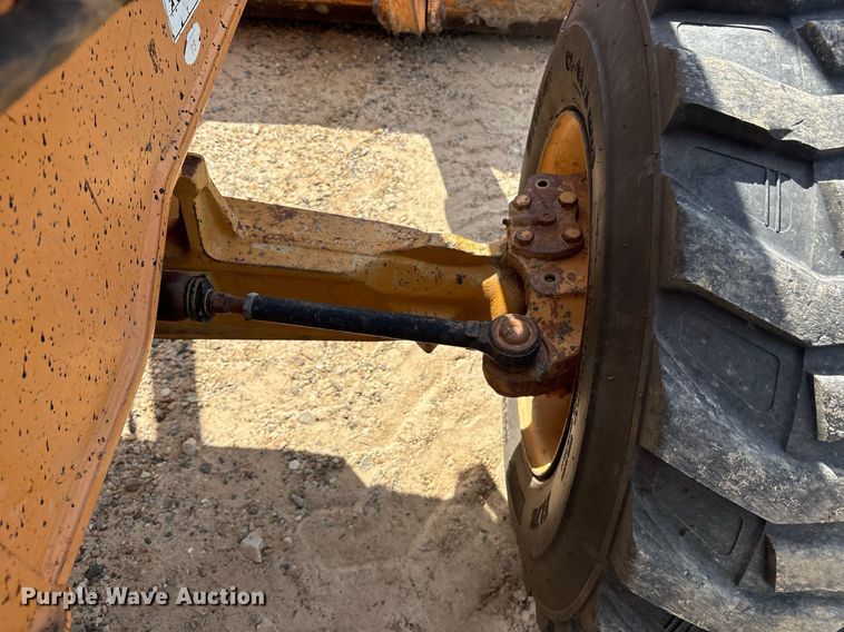 image for item ND9753 2005 Case 570 MXT landscape tractor