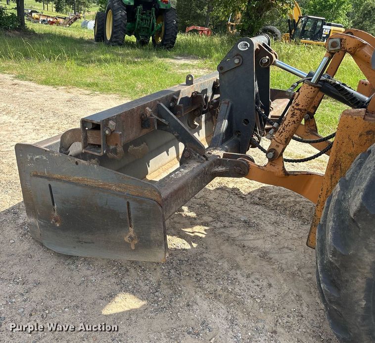 image for item ND9753 2005 Case 570 MXT landscape tractor