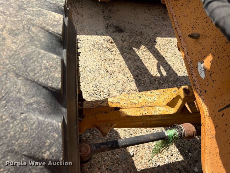 image for item ND9753 2005 Case 570 MXT landscape tractor