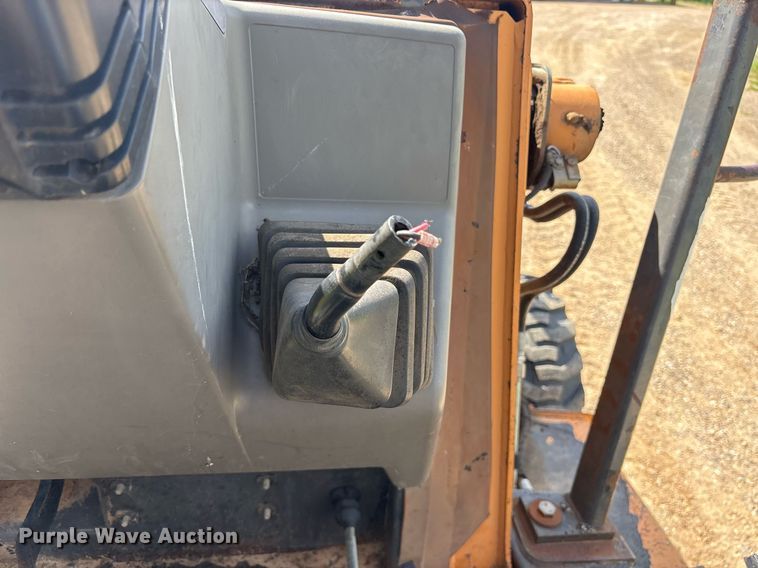 image for item ND9753 2005 Case 570 MXT landscape tractor