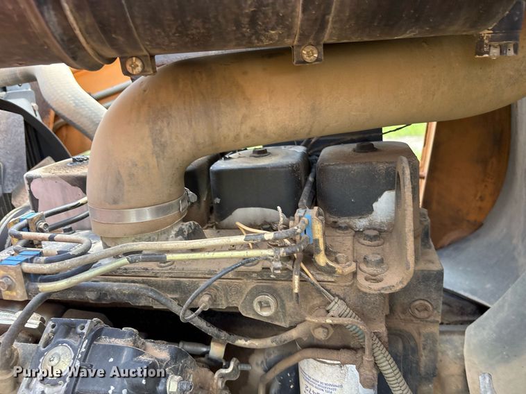 image for item ND9753 2005 Case 570 MXT landscape tractor