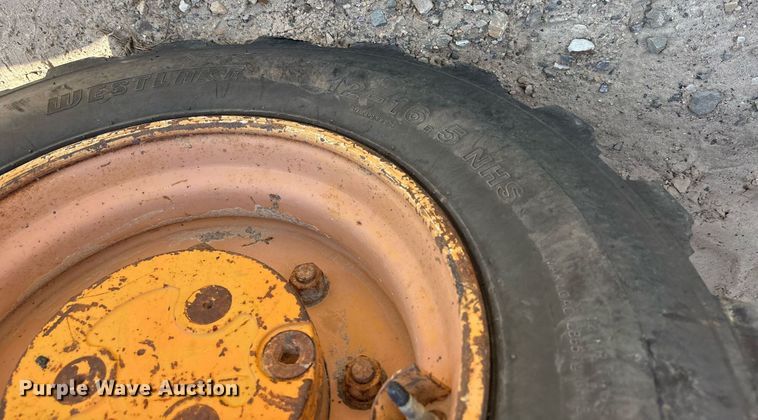 image for item ND9753 2005 Case 570 MXT landscape tractor