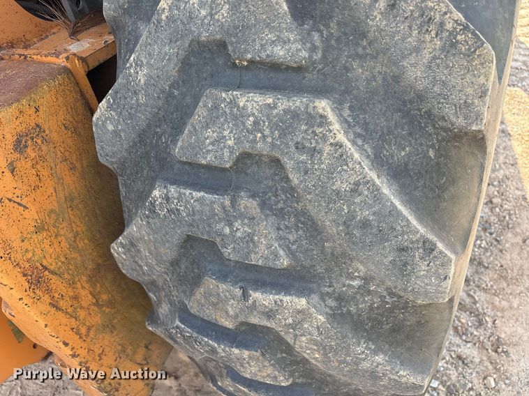 image for item ND9753 2005 Case 570 MXT landscape tractor