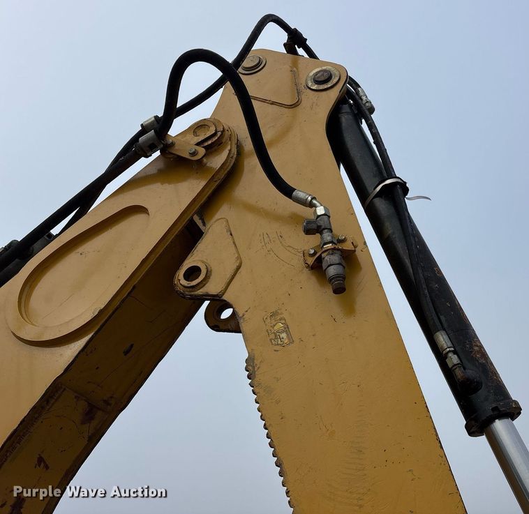 image for item ND9754 2011 Caterpillar 420E backhoe