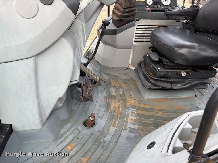 image for item ND9754 2011 Caterpillar 420E backhoe