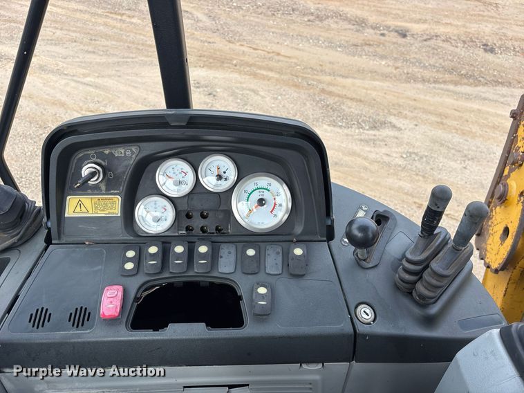 image for item ND9754 2011 Caterpillar 420E backhoe