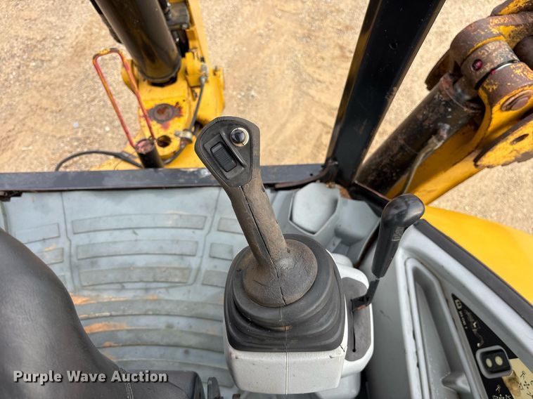 image for item ND9754 2011 Caterpillar 420E backhoe