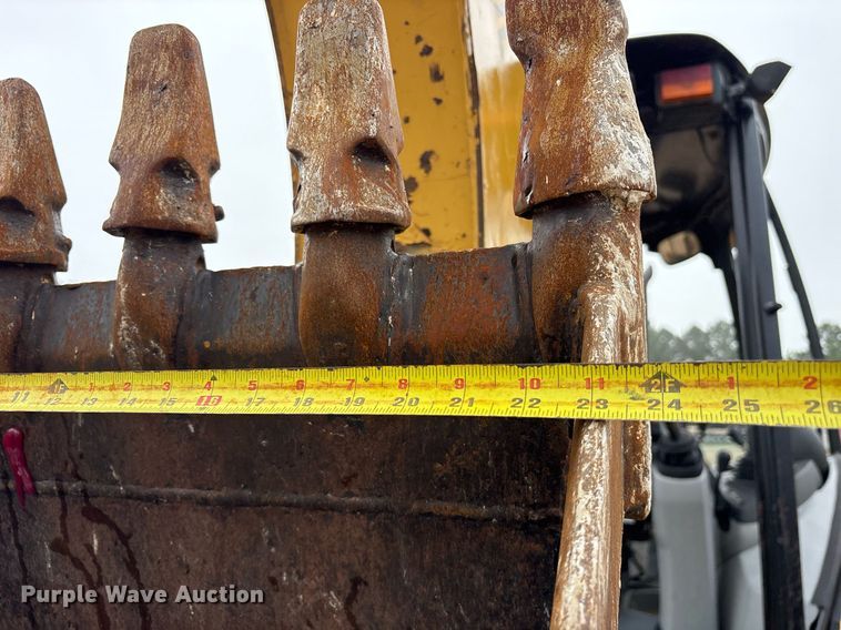 image for item ND9755 2012 Caterpillar 420E backhoe