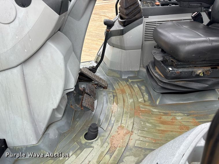 image for item ND9755 2012 Caterpillar 420E backhoe