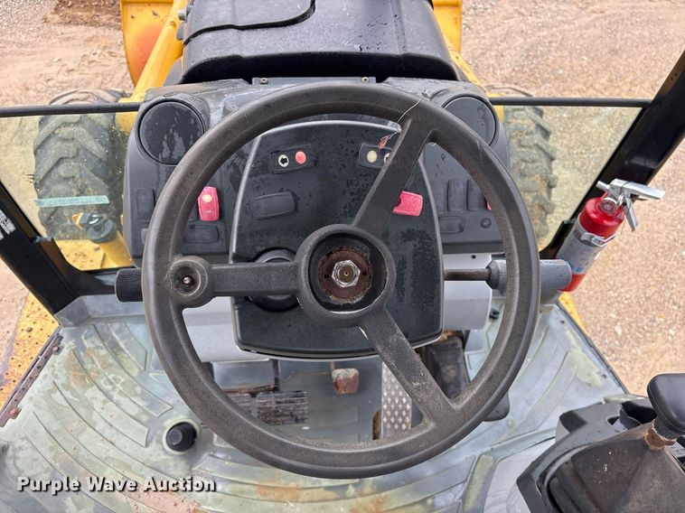 image for item ND9755 2012 Caterpillar 420E backhoe