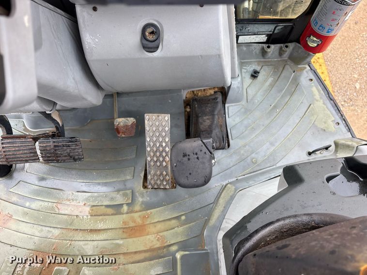 image for item ND9755 2012 Caterpillar 420E backhoe