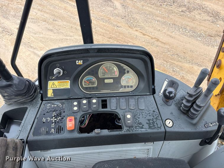 image for item ND9755 2012 Caterpillar 420E backhoe