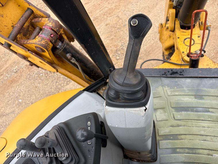 image for item ND9755 2012 Caterpillar 420E backhoe