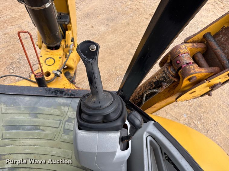 image for item ND9755 2012 Caterpillar 420E backhoe