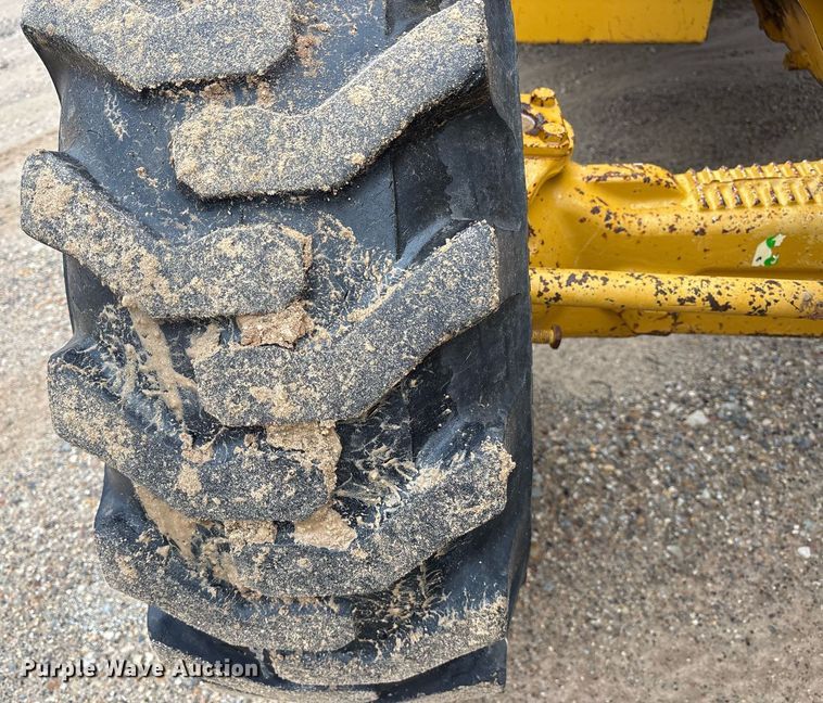 image for item ND9755 2012 Caterpillar 420E backhoe