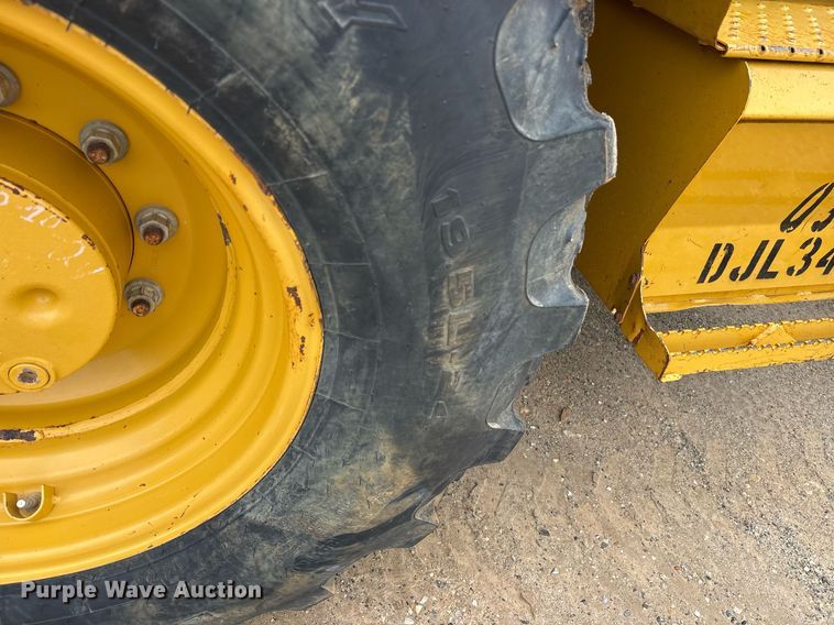 image for item ND9755 2012 Caterpillar 420E backhoe