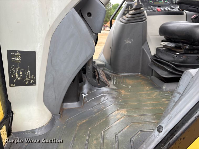 image for item ND9756 2016 Caterpillar 420F2 backhoe