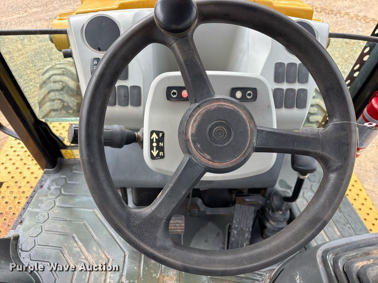 image for item ND9756 2016 Caterpillar 420F2 backhoe