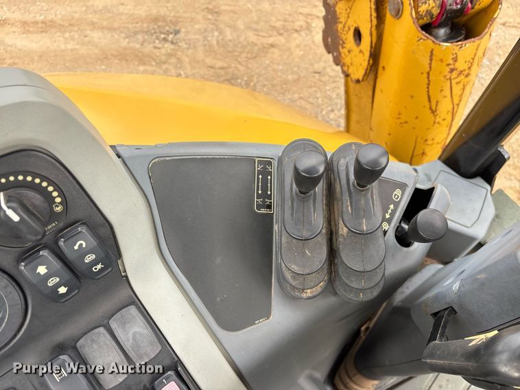 image for item ND9756 2016 Caterpillar 420F2 backhoe