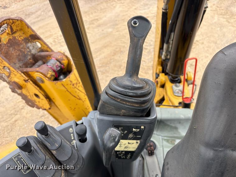 image for item ND9756 2016 Caterpillar 420F2 backhoe