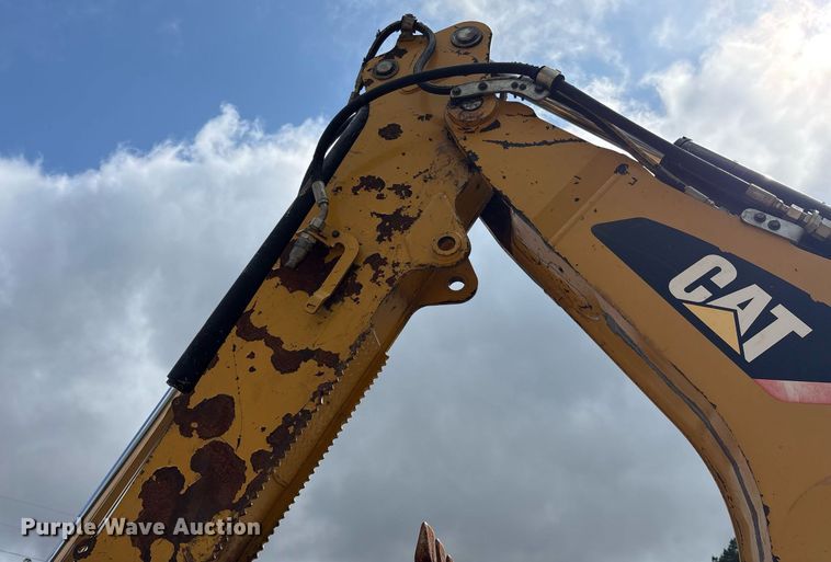 image for item ND9757 2016 Caterpillar 420F2 backhoe