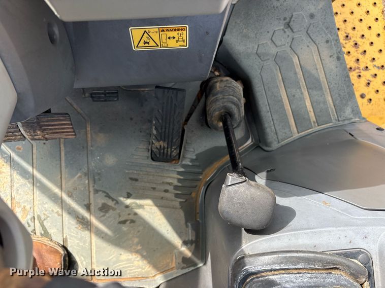 image for item ND9757 2016 Caterpillar 420F2 backhoe