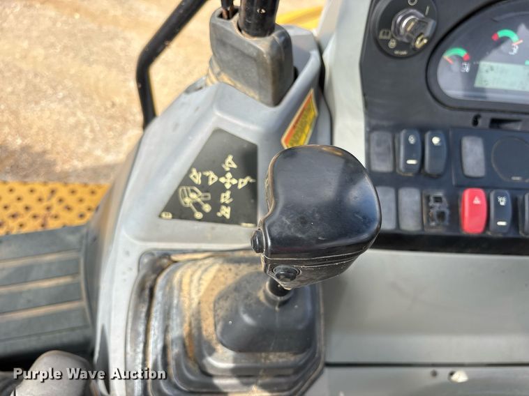 image for item ND9757 2016 Caterpillar 420F2 backhoe