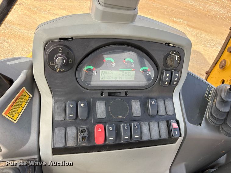 image for item ND9757 2016 Caterpillar 420F2 backhoe