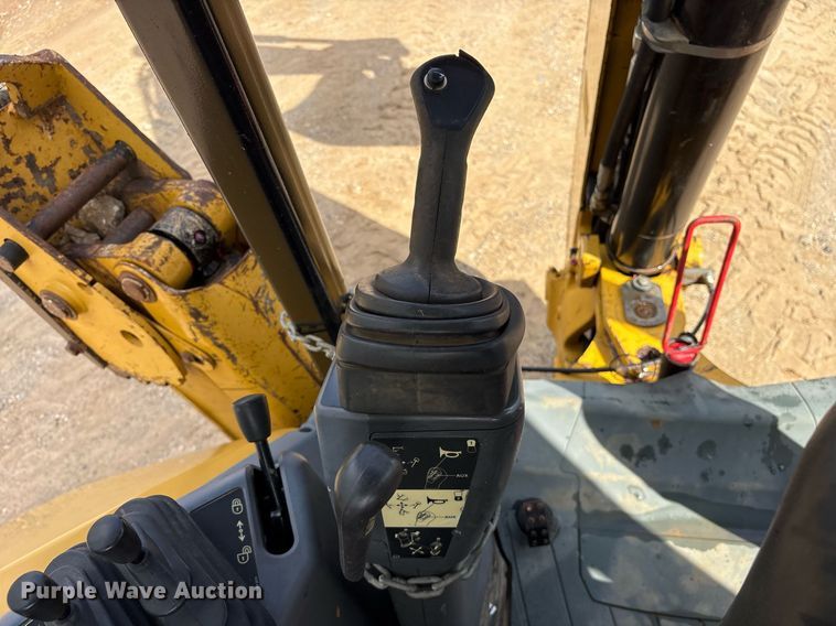 image for item ND9757 2016 Caterpillar 420F2 backhoe