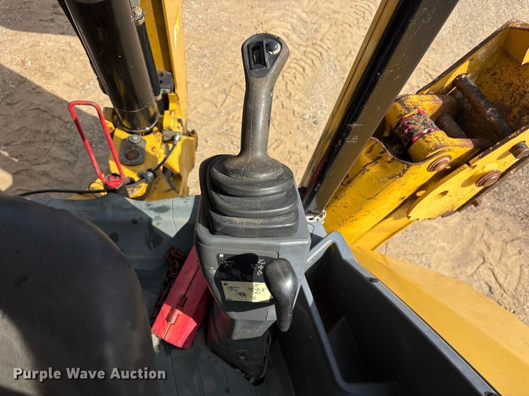 image for item ND9757 2016 Caterpillar 420F2 backhoe