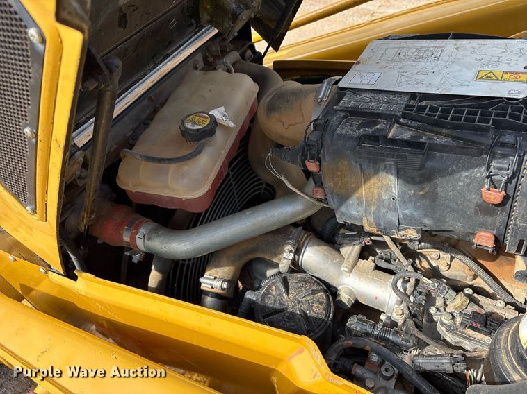 image for item ND9757 2016 Caterpillar 420F2 backhoe