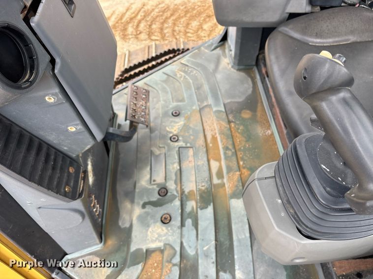 image for item ND9758 2013 Caterpillar D4K2 LGP dozer