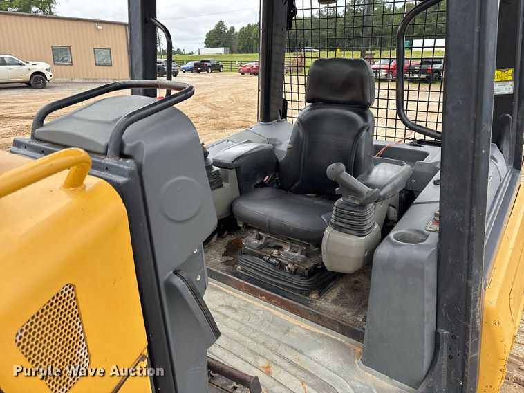 image for item ND9759 2012 Caterpillar D4K2 LGP dozer