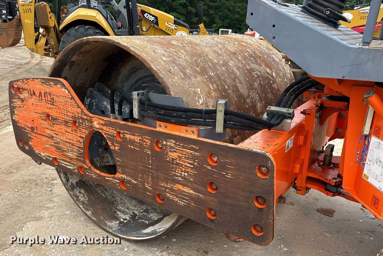 image for item ND9760 2012 Hamm 3307 single drum vibratory roller