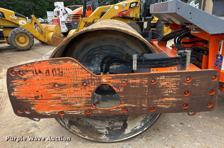 image for item ND9760 2012 Hamm 3307 single drum vibratory roller