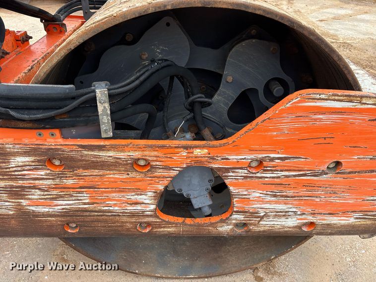 image for item ND9760 2012 Hamm 3307 single drum vibratory roller