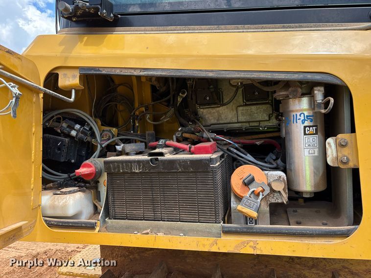 image for item ND9772 2023 Caterpillar D4 LGP dozer